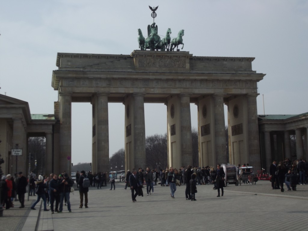 Brandenburg Gate, facing West.