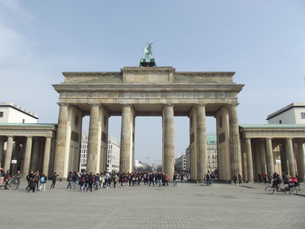 Brandenburg Gate, facing east.