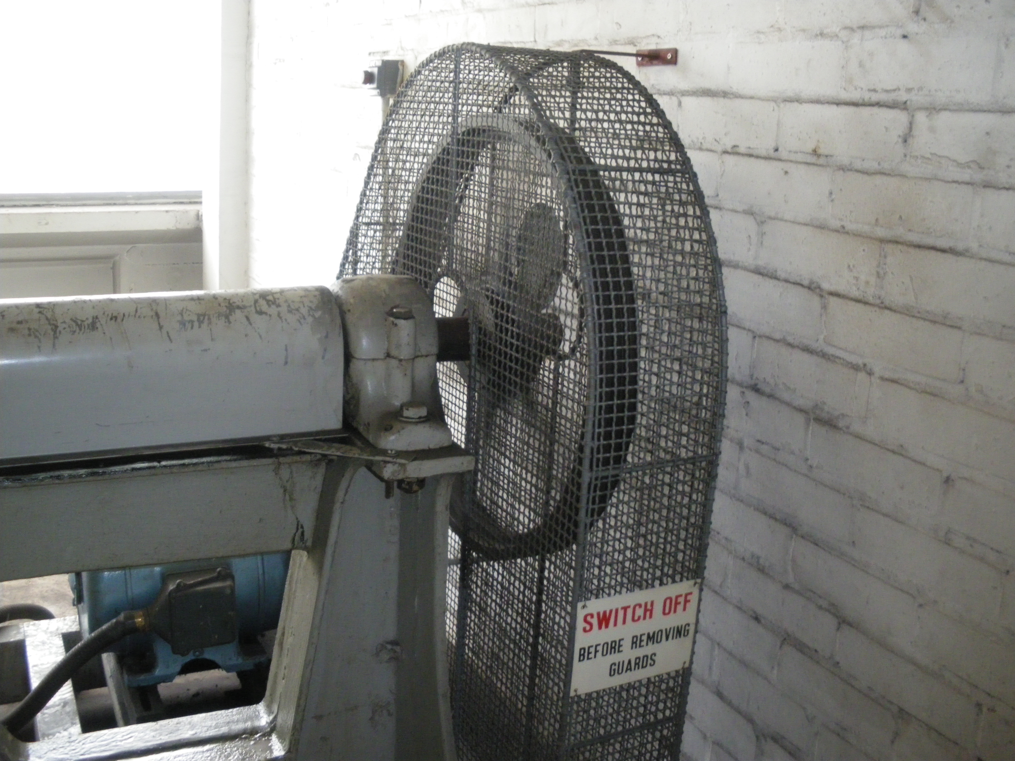 Fan motor pulley wheel