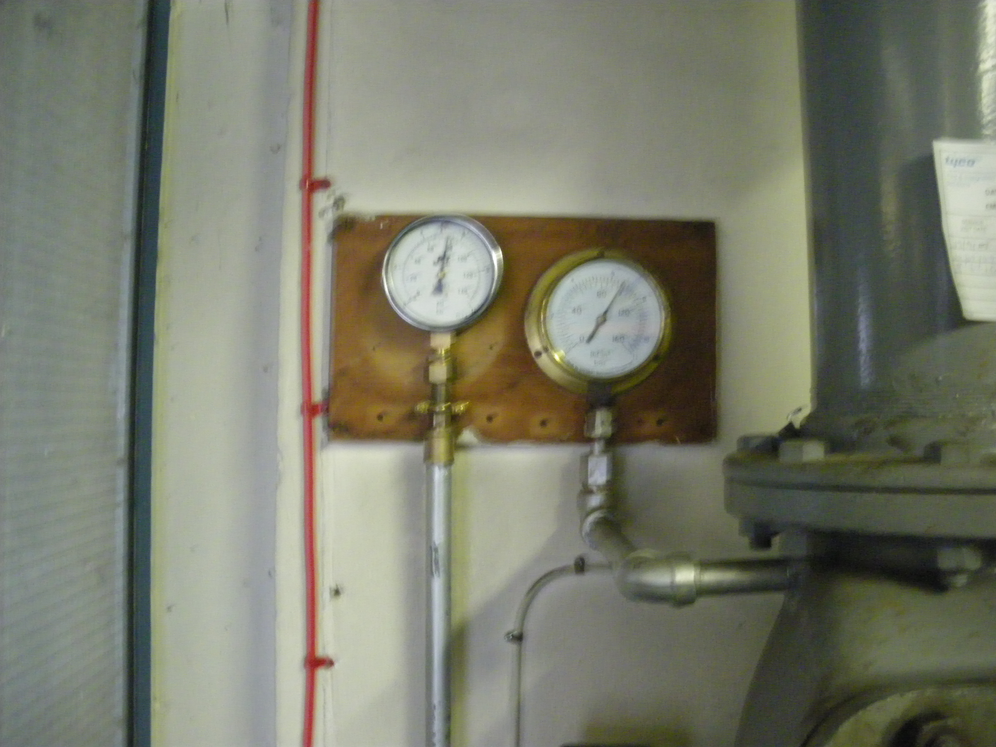 Sprinkler system pressure gauges