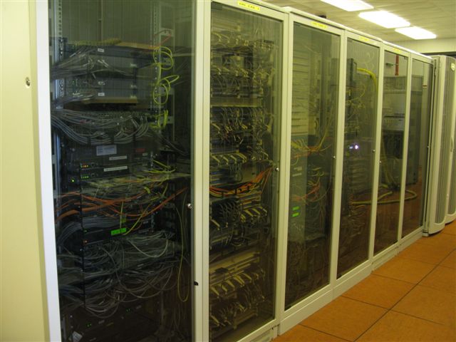 W407 - LAN infrastructure cabinets