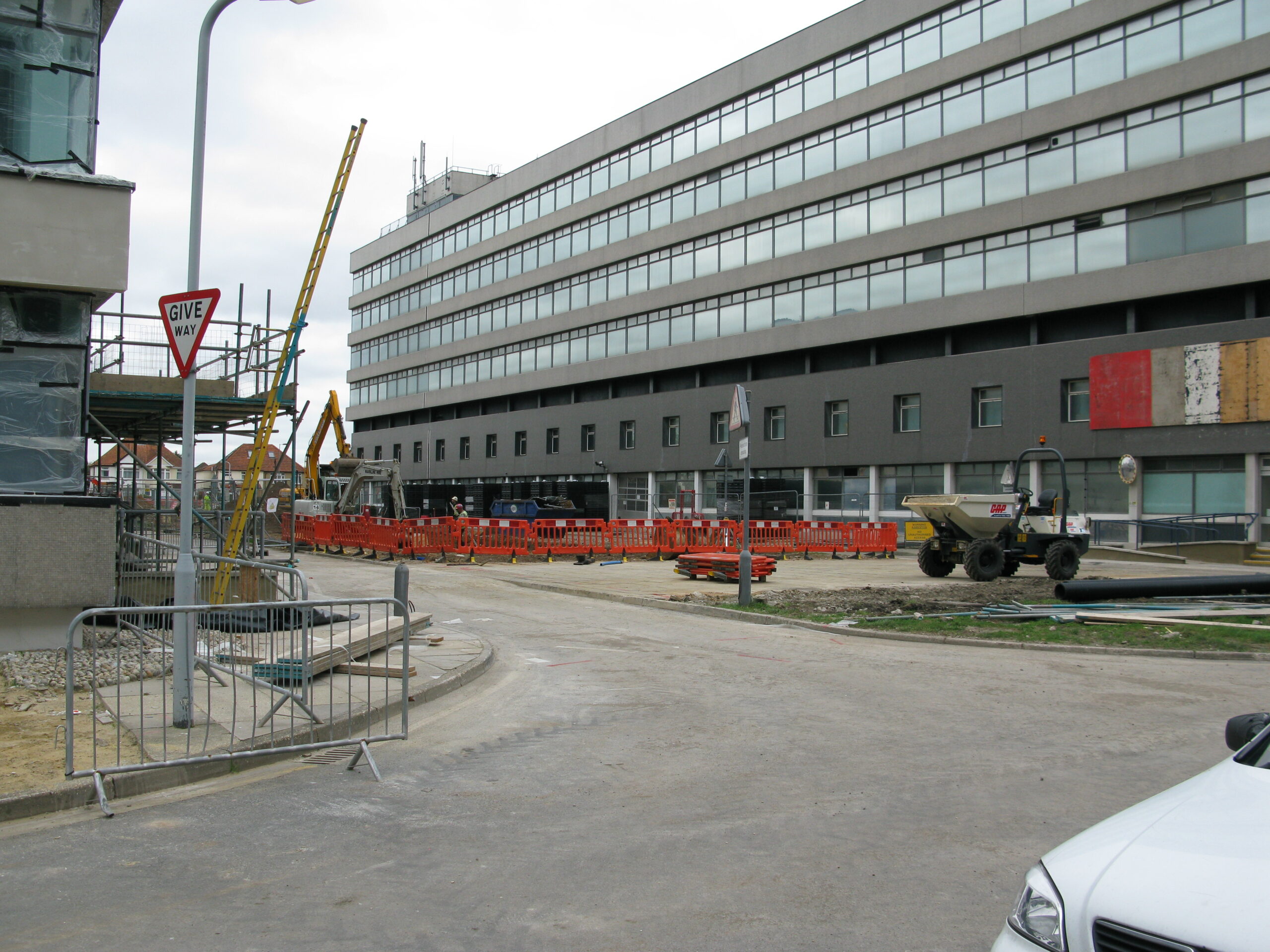 Removal of the covered way is complete, 5 Oct 2010