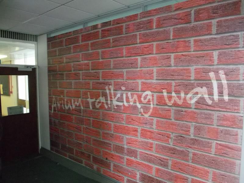 Arium 'talking wall', 16 Jul 2011