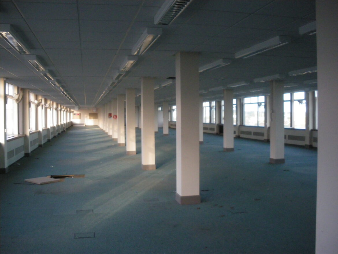 Empty WRB office, 13 Sep 2011