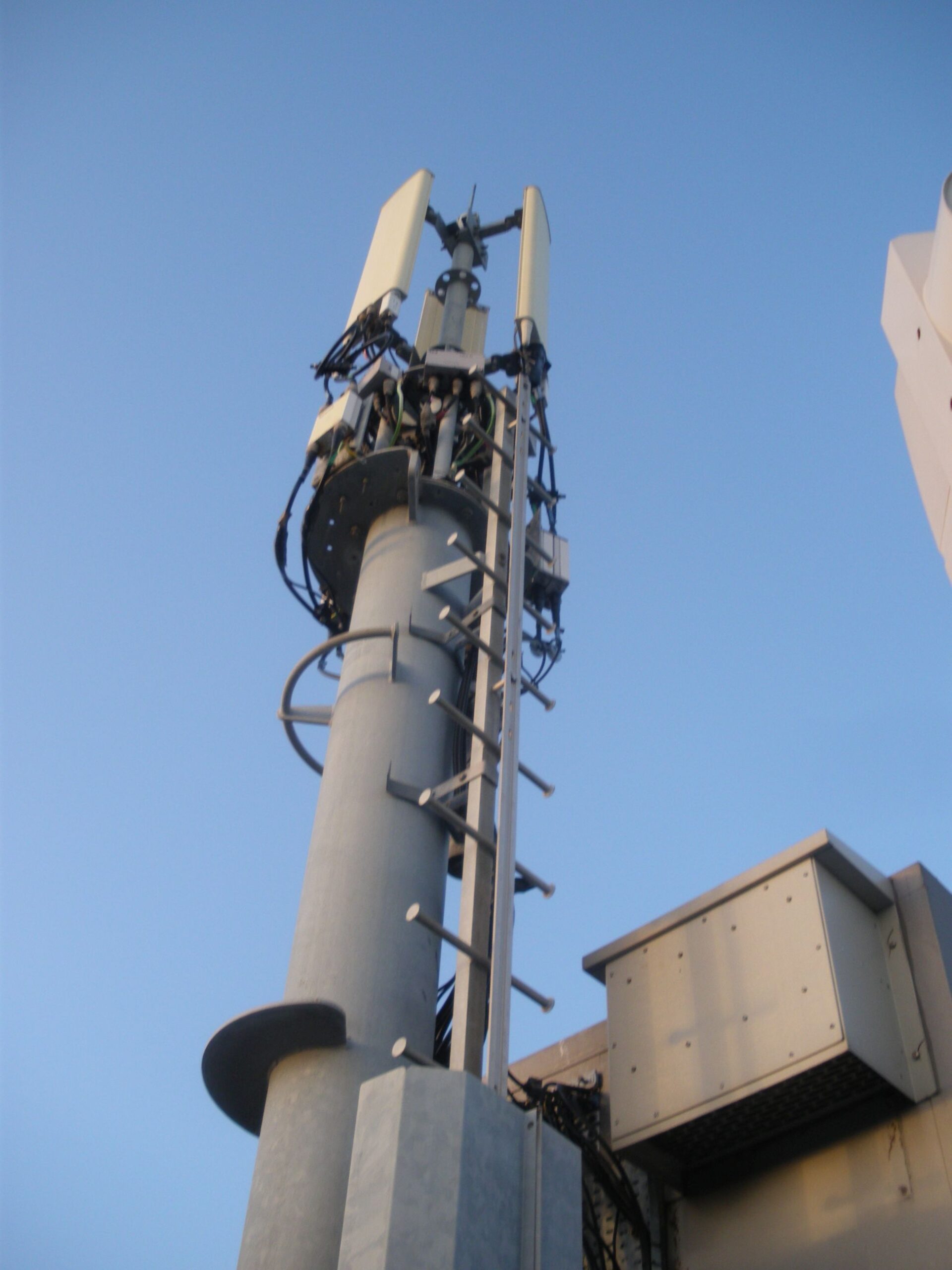 Mobile phone mast at F core penthouse, 13 Sep 2011