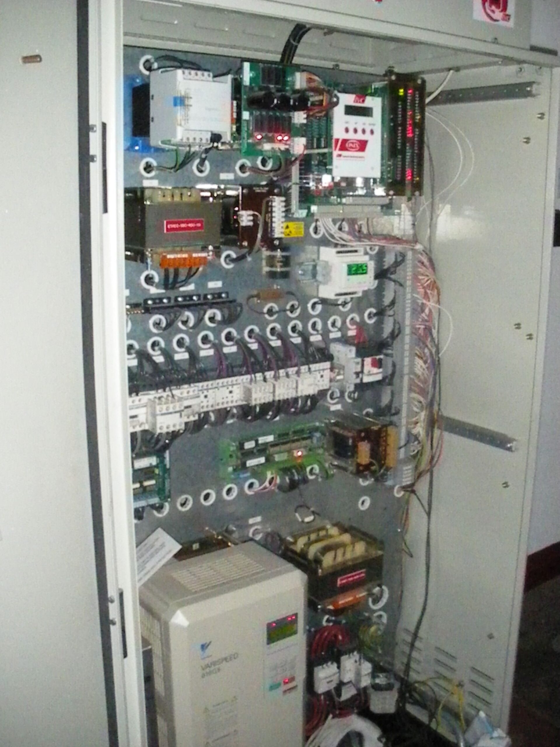 G lift control cabinet, 13 Sep 2011