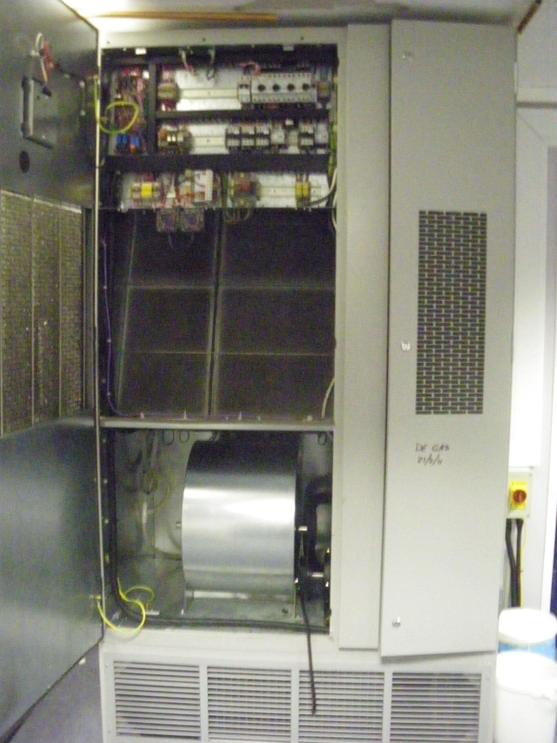 C016 computer room air con unit, 13 Sep 2011