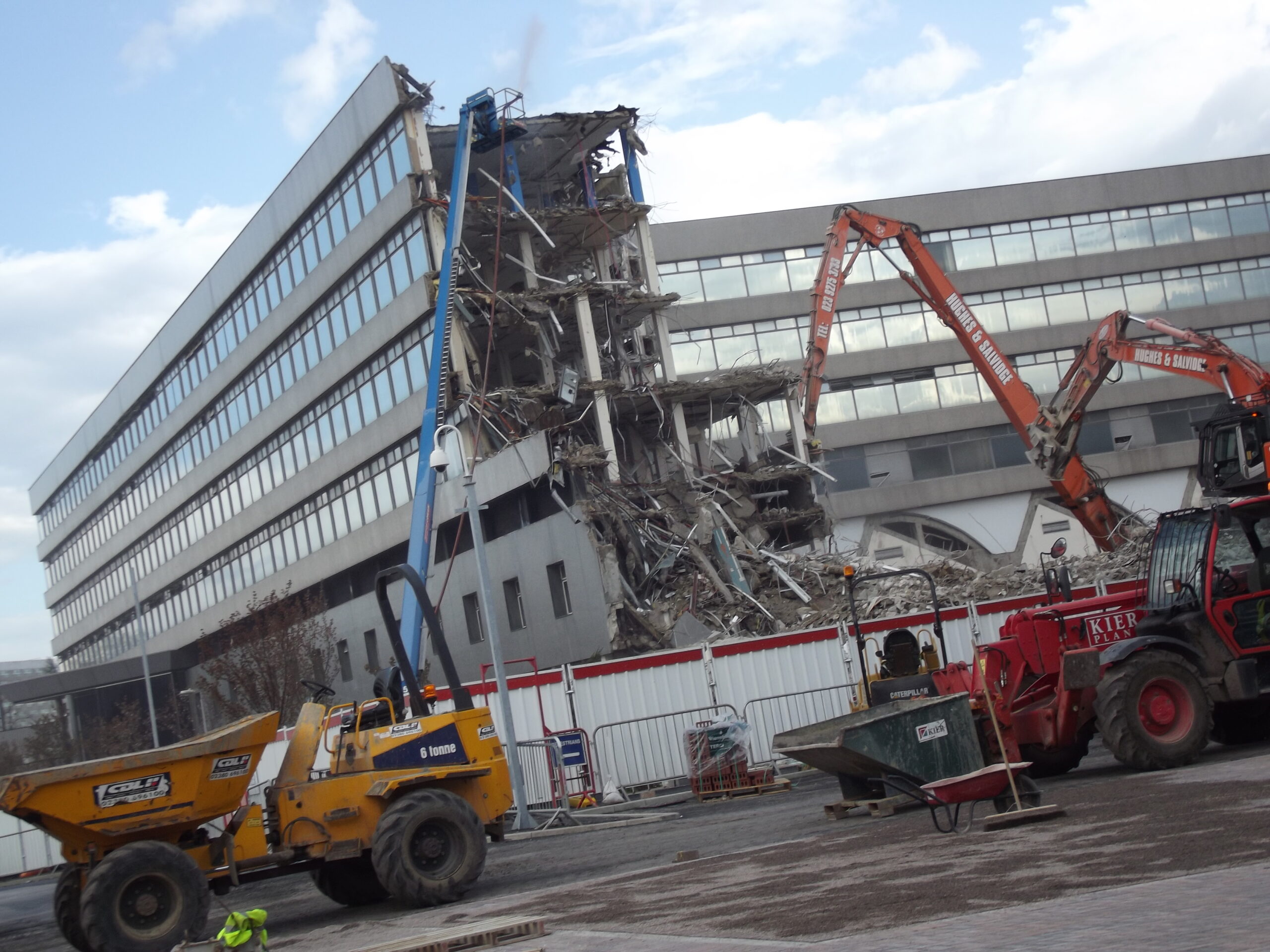 Demolition of B-C spur – 11 Apr 2012