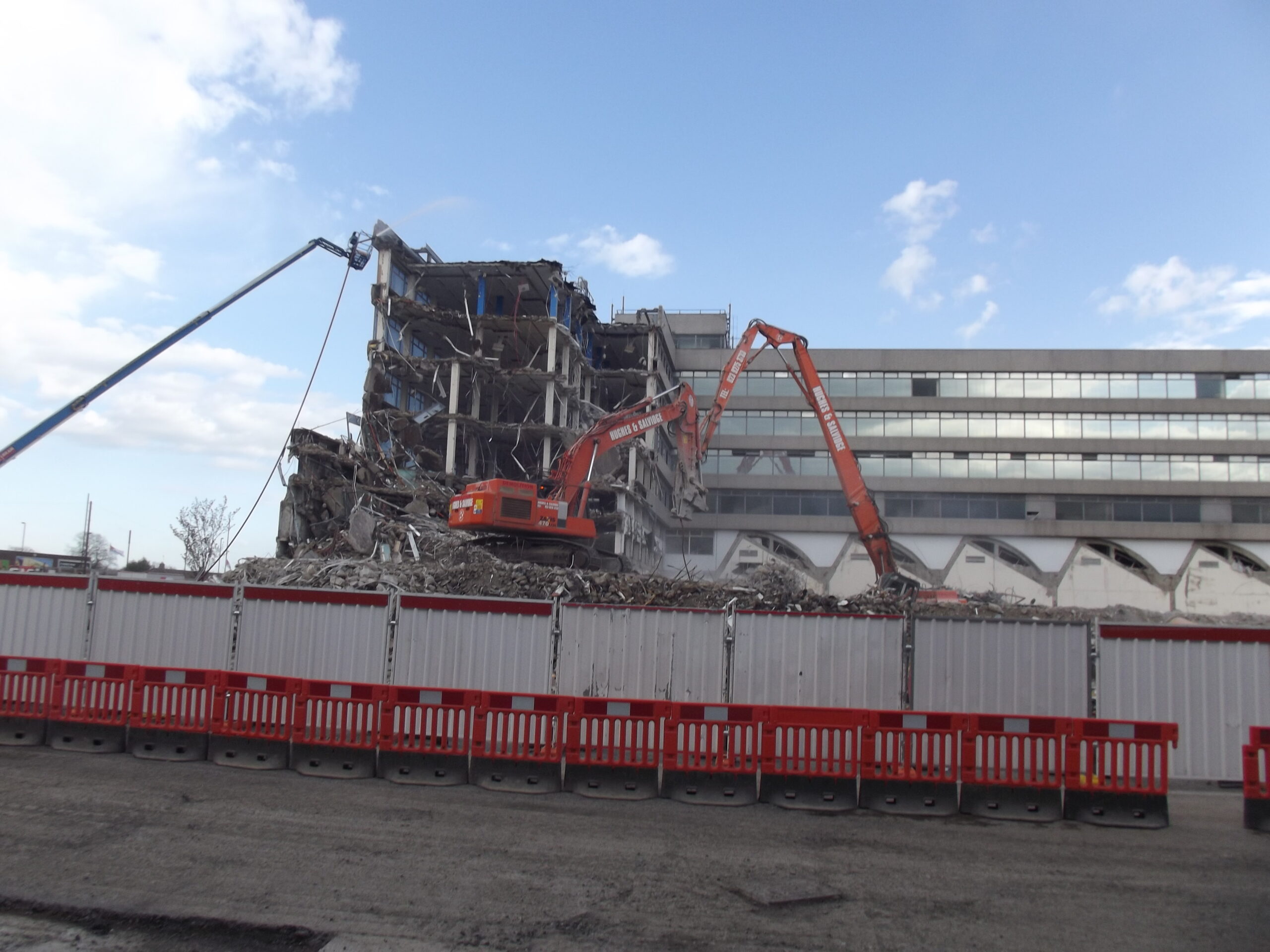 Demolition of B-C spur - 11 Apr 2012