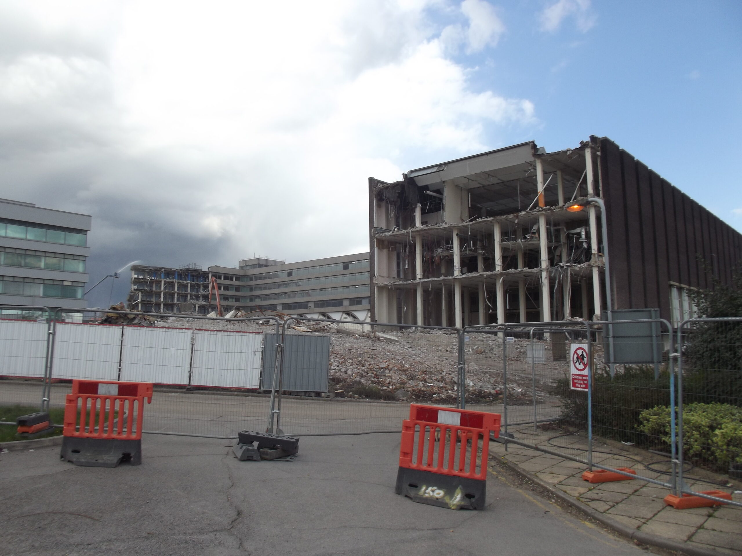 West Block and WRB B-C spur demolition – 11 Apr 2012