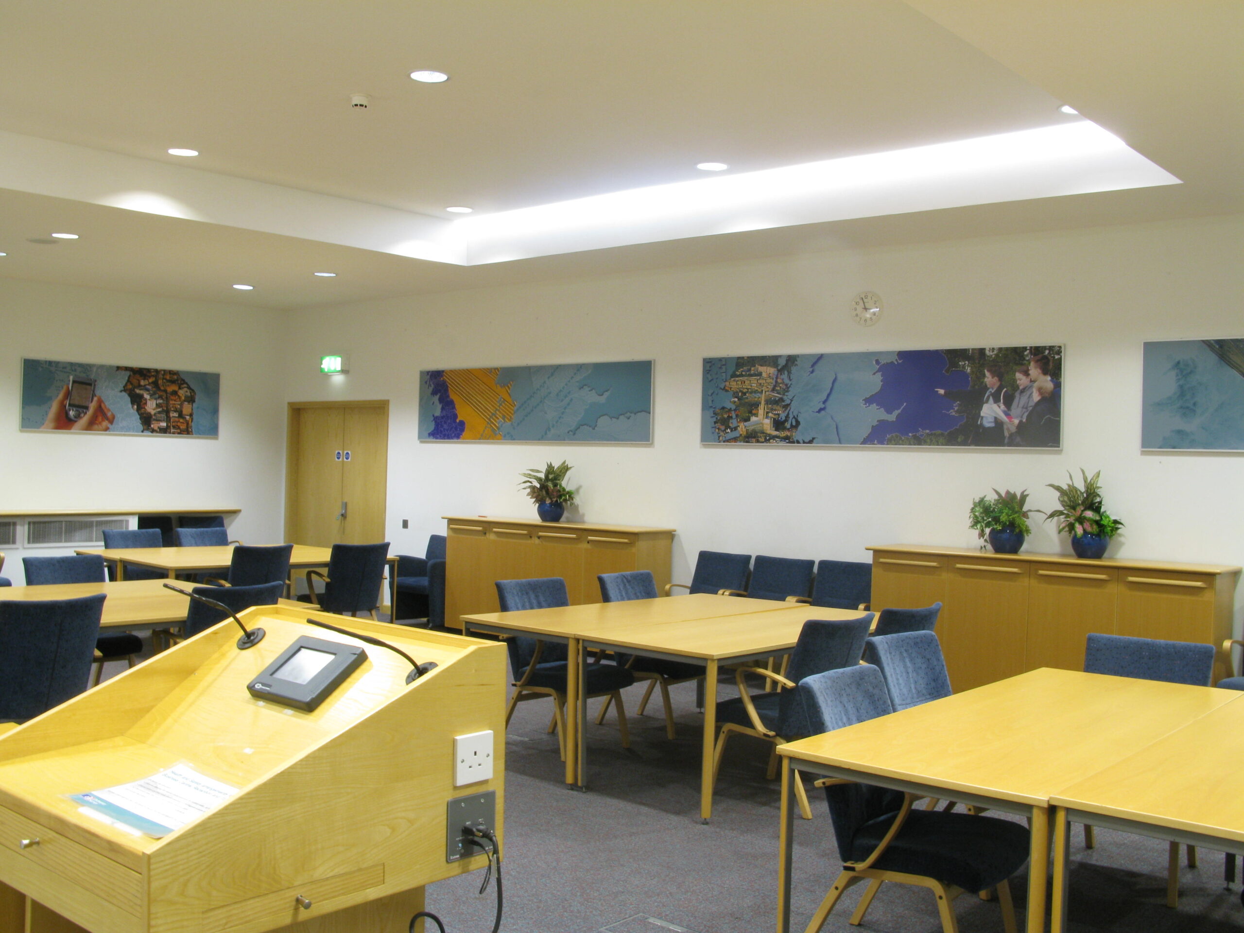 Large Conference Room (C043), Business Centre.